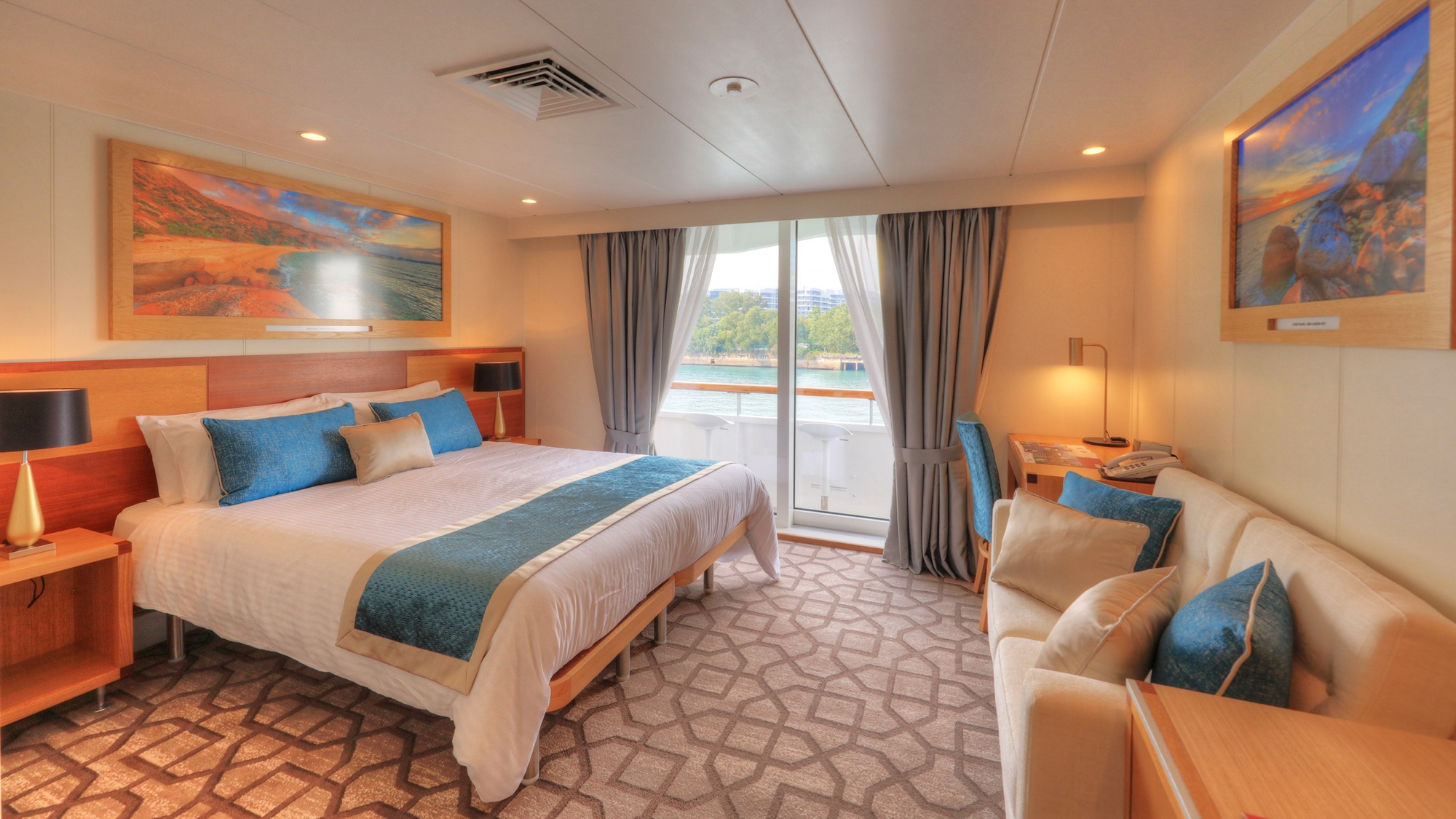 Coral Expeditions Coral Discoverer - Bridge Deck Balcony 1.jpg